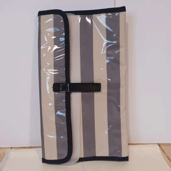 Kate Landry diaper bag tote & removable changing pad - Picture 15 of 15